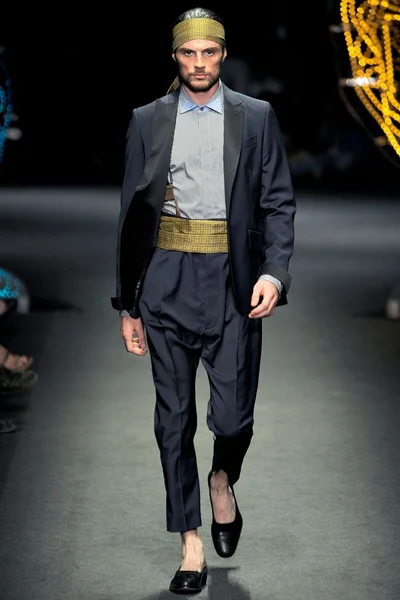 Look 44